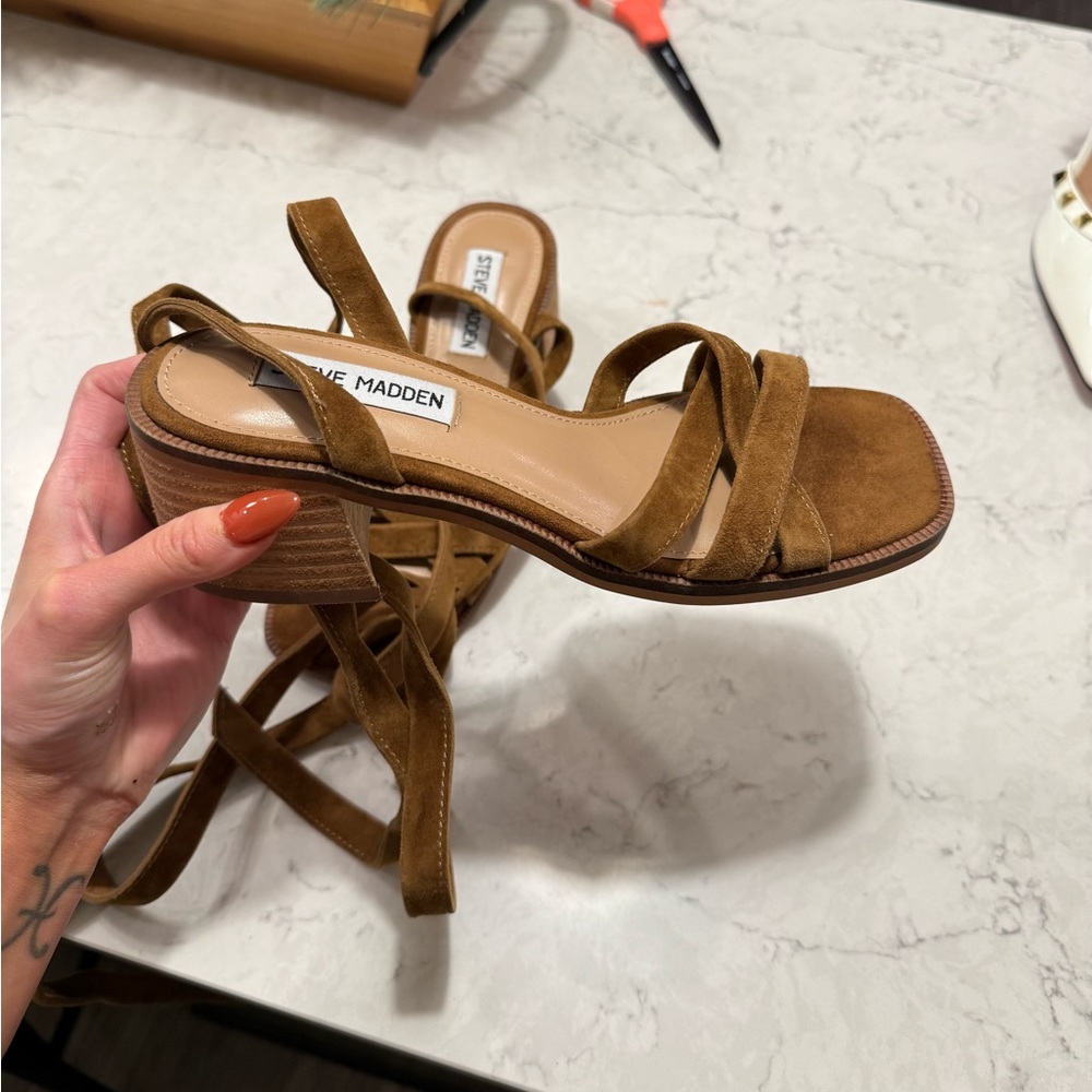 NWT🏷️ BRAND NEW NEVER WORN Steve Madden Cory Suede Brown Sandals